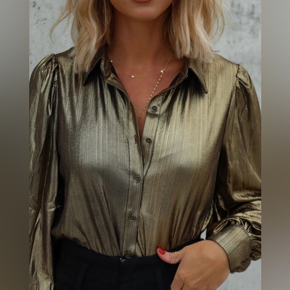 NEVER WORN Vici Raquel Metallic Button Down Blouse Too in Gold Sz XL - Picture 2 of 12